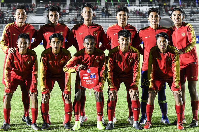 Pemain Timnas U-16 Indonesia berfoto bersama sebelum pertandingan melawan Timnas Kepulauan Mariana Utara U-16 pada laga kualifikasi Piala AFC U-16 2020 di Stadion Madya, Jakarta, Rabu (18/9/2019). Timnas U-16 Indonesia berhasil menang telak dengan skor 15-1 atas Mariana Utara.