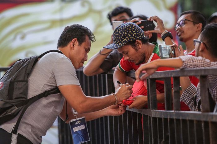 Pelatih timnas U-16 Indonesia, Bima Sakti, datang ke Stadion Madya jelang laga kontra Brunei Darussalam pada matchday ketiga Kualifikasi Piala Asia U-16 2020, Jumat (20/9/2019).