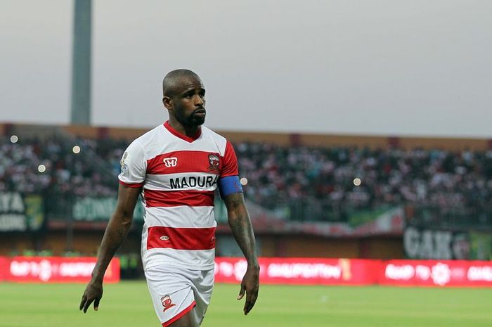 Greg Nwokolo: Liga Indonesia Lebih Baik Main Tanpa Wasit - Hai