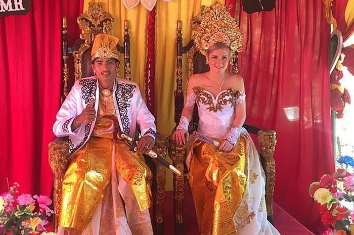 Pernikahan Wayan dan Sumawa
