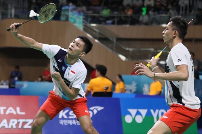 Pasangan ganda putra Indonesia, Fajar Alfian/Muhammad Rian Ardianto, saat menjalani laga melawan Li Junhui/Liu Yuchen pada babak semifinal Korea Open 2019.