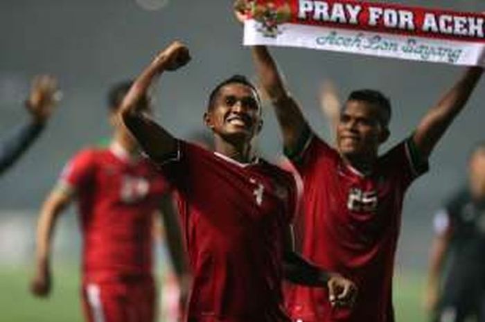 Wajah riang Abduh Lestaluhu seusai Indonesia menang 2-1 atas Thailand pada final pertama Piala AFF 2016, Rabu (14/12/2016).