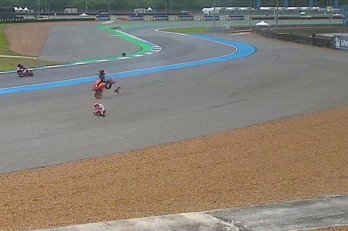 Marc Marquez alami crash horor di FP1 MotoGP Thailand 2019, (4/10/2019)