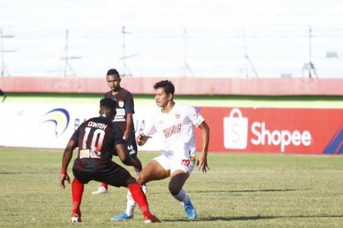 Gelandang PSM, Rizky Pellu saat pertandingan menghadapi Persipura Jayapura di Stadion Delta Sidoarjo, Jumat (27/9/2019) lalu.
