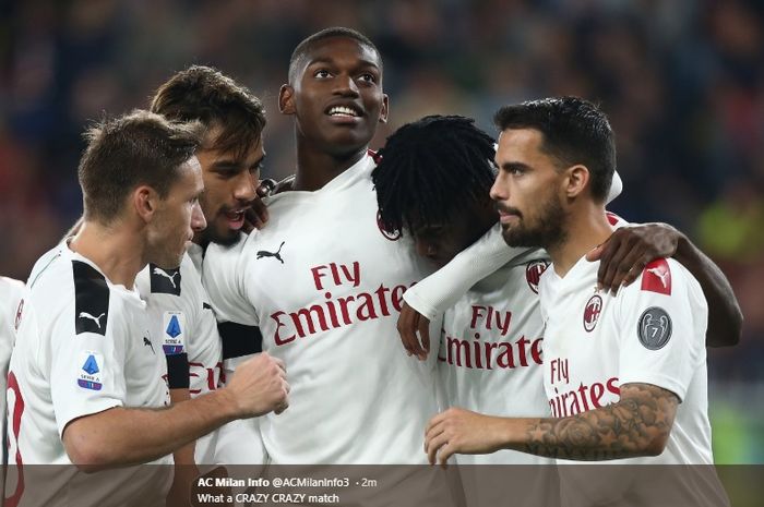 Para pemain AC Milan merayakan gol yang dicetak Franck Kessie ke gawang Genoa di Stadion Luigi Ferraris, Sabtu (5/10/2019) atau Minggu dini hari WIB.