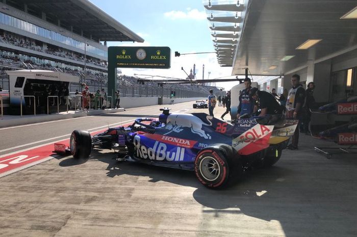 Tim Toro Rosso saat lakukan persiapan pada F1 Rusia 2019