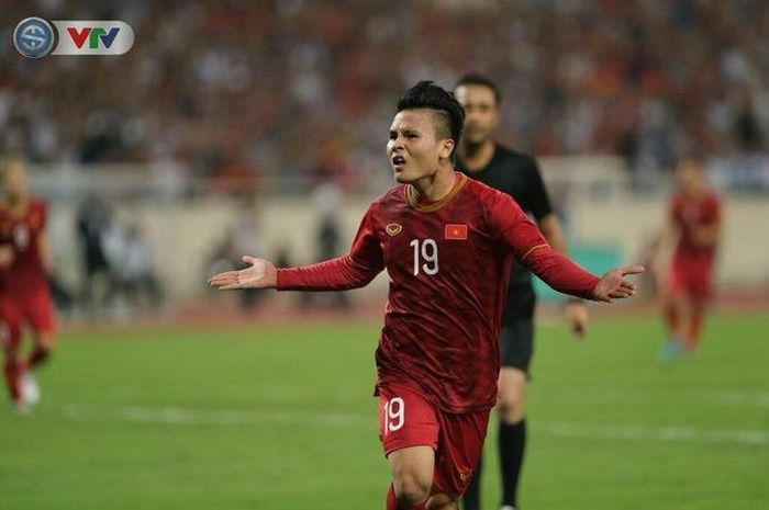 Pemain timnas Vietnam Nguyen Quang Hai saat merayakan gol ke gawang Malaysia dalam lanjutan Grup G Kualifikasi Piala Dunia 2022 pada hari Kamis (10/10/2019) di Stadion My Dinh, Hanoi.