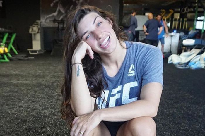 Petarung wanita UFC asal Amerika Serikat, Mackenzie Dern