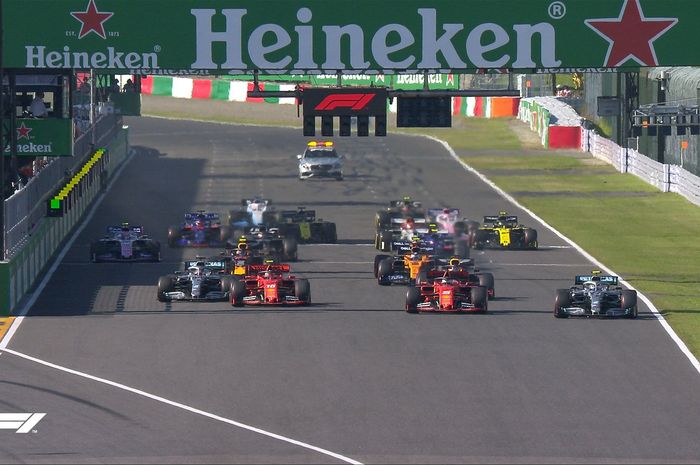 Start pada balapan Formula 1 Jepang di Sirkuit Suzuka, Minggu (13/10/2019.