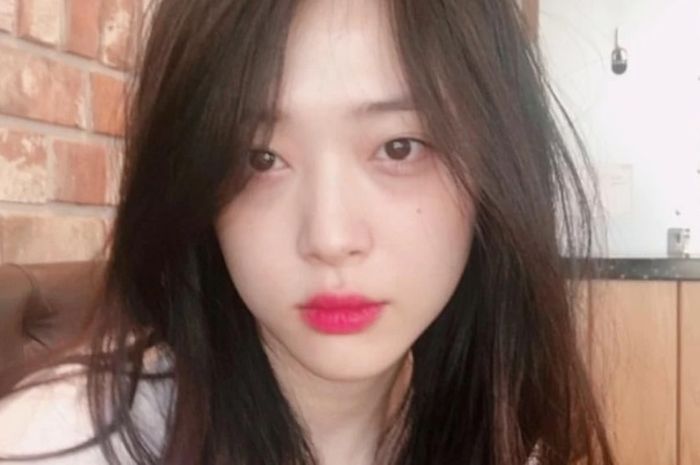 Sulli eks-member f(x) meninggal dunia diduga bunuh diri akibat depresi