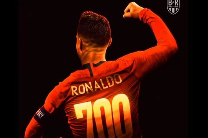 Megabintang timnas Portugal, Cristiano Ronaldo, mencetak gol ke-700 saat melawan timnas Ukraina dalam laga Grup B Kualifikasi Euro 2020 di Stadion NSK Olimpiyskyi, Senin (14/10/2019).