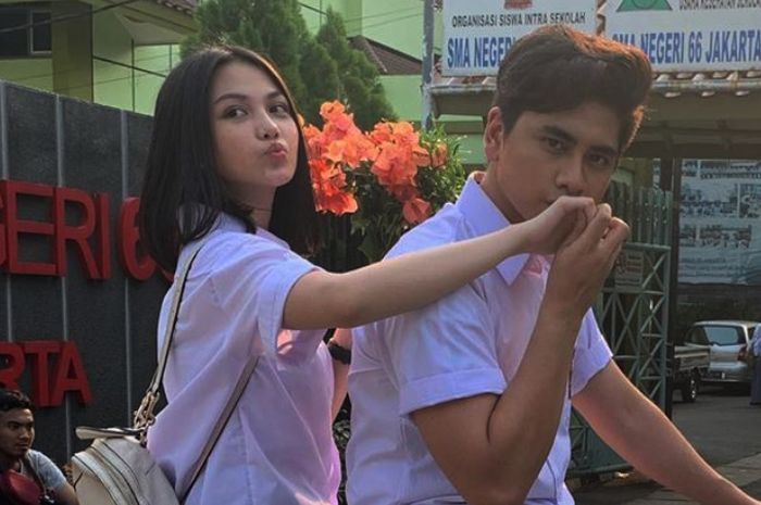 Tampil Kompak Bareng Pacar dengan 5 Gaya Kasual Ala Aisyah Aqilah dan Athalla Naufal! - CewekBanget