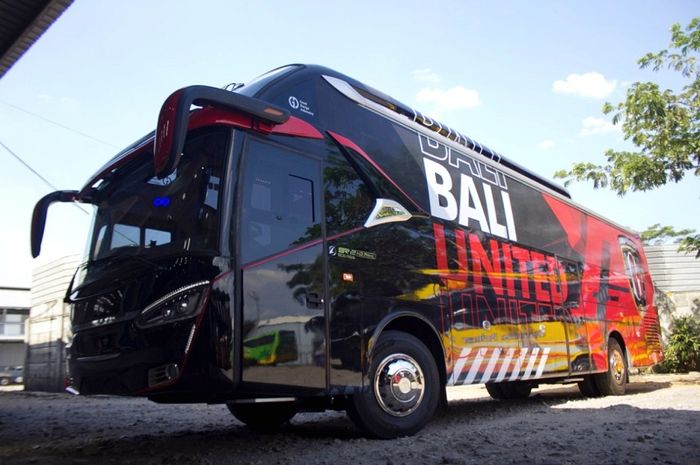 Bus baru milik Bali United siap dipakai saat pertandingan melawan Badak Lampung FC, Selasa (22/10/2019).