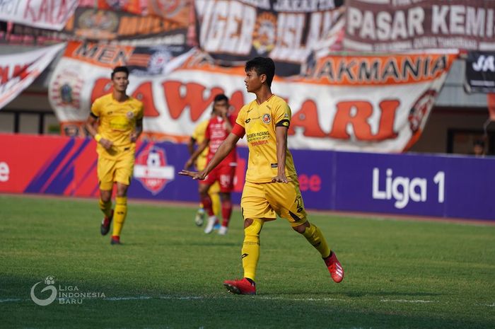 kapten Semen Padang, Dedy Gusmawan pada laga kontra tuan rumah Persija Jakarta di Stadion Patriot Chandrabhaga, Kota Bekasi, Rabu (16/10/2019).