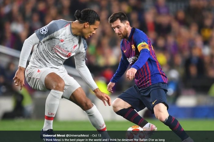 Megabintang Barcelona, Lionel Messi (kanan), berduel dengan bek tengah Liverpool, Virgil van Dijk, dalam pertandingan leg I semifinal Liga Champions 2018-2019 di Stadion Camp Nou.