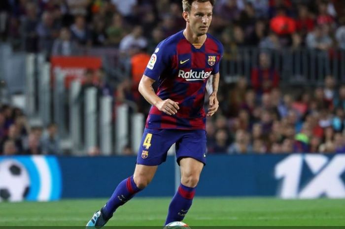 Eks gelandang Barcelona, Ivan Rakitic, curhat soal kesempatan bergabung dengan Bayern Muenchen dan masa depan Lionel Messi.