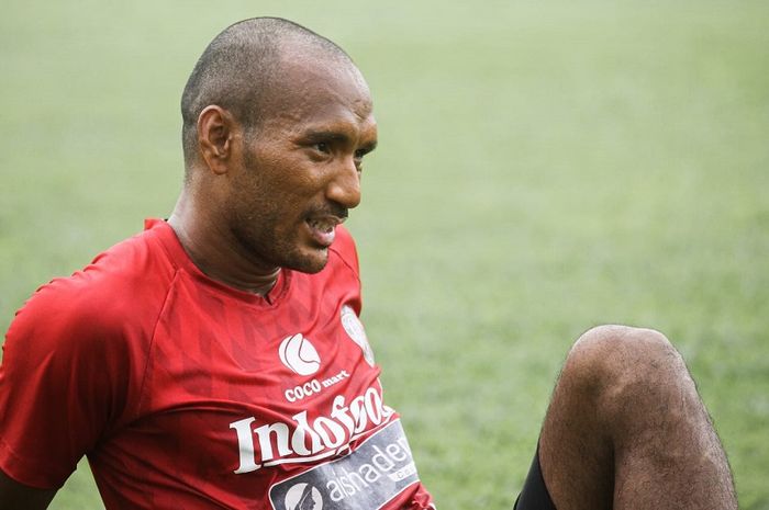 Bek Bali United Leonard Tupamahu bertekad memetik kemenangan atas Ceres Negros di Piala AFC 2020.