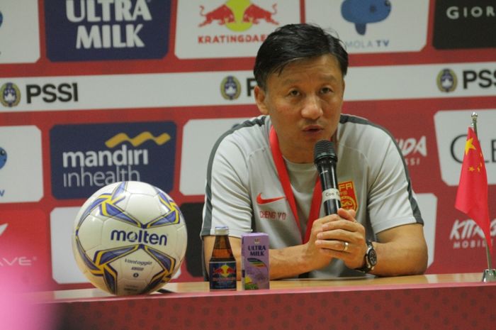 Pelatih timnas u-19 China, Cheng Yao Dong