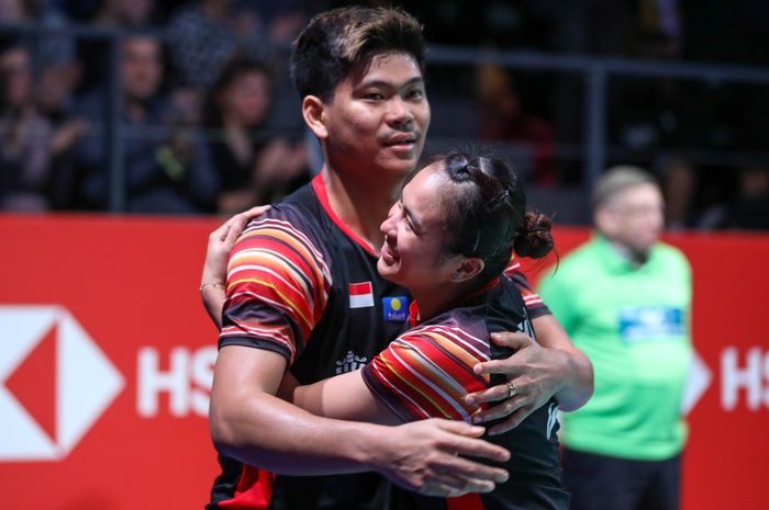 Ekspresi pasangan ganda campuran Indonesia, Praveen Jordan/Melati Daeva Oktavianti, setelah menjuarai Denmark Open 2019 di Odense Sportspark, Odense, Denmark, Minggu (20/10/2019).