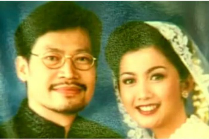 Pernikahan Desy Ratnasari dengan Sammy Hamzah