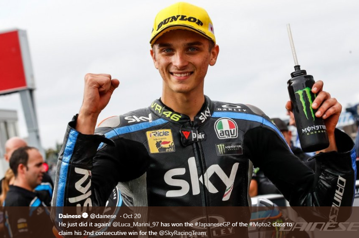 Pembalap SKY Racing Team VR46, Luca Marini, merayakan kemenangannya dalam balapan Moto2 GP Jepang di Twin Ring Motegi, 20 Oktober 2019.