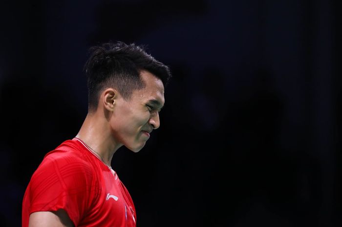 Pebulu tangkis tunggal putra Indonesia, Jonatan Christie, bereaksi pada babak kedua Denmark Open 2019 di Odense Sportspark,  Kamis (16/10/2019).