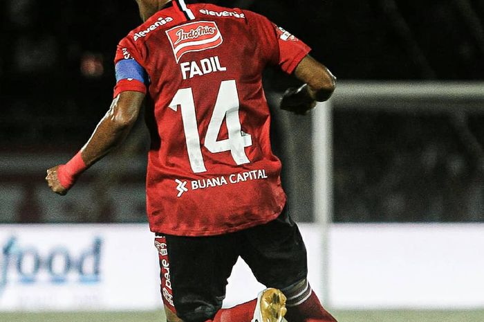 Gelandang Bali United, Fadil Sausu, merayakan gol yang diciptakannya ketika melawan Perseru Badak Lampung di Stadion Kapten I Wayan Dipta, Gianyar,  Selasa (22/10/2019).