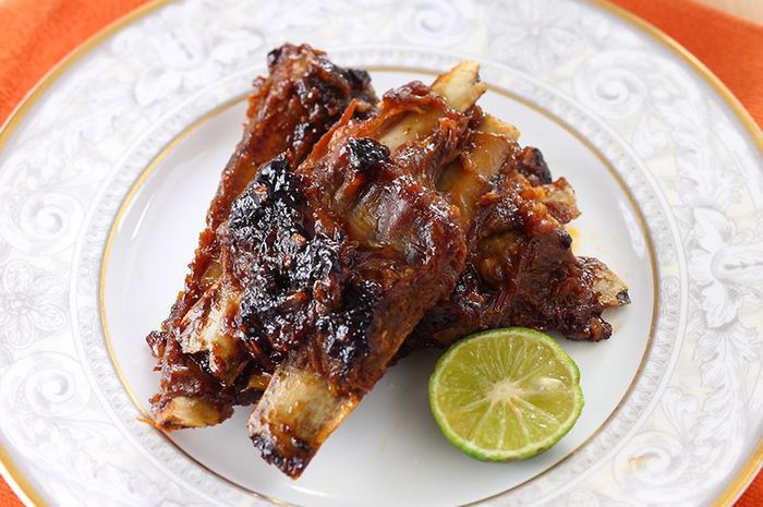 Iga kambing bakar pedas.