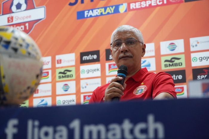 Pelatih Persija Jakarta, Edson Tavarez, dalam konferensi pers jelang laga melawan PSS Sleman di pekan ke-24 Liga 1 2019, Rabu (23/10/2019).