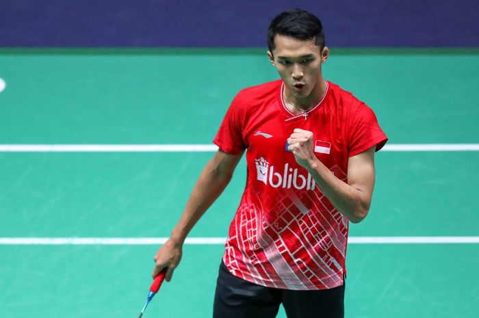 Ekspresi pebulu tangkis Indonesia, Jonatan Christie, saat tampil pada babak kedua French Open 2019 di Paris, Prancis, Kamis (24/10/2019)