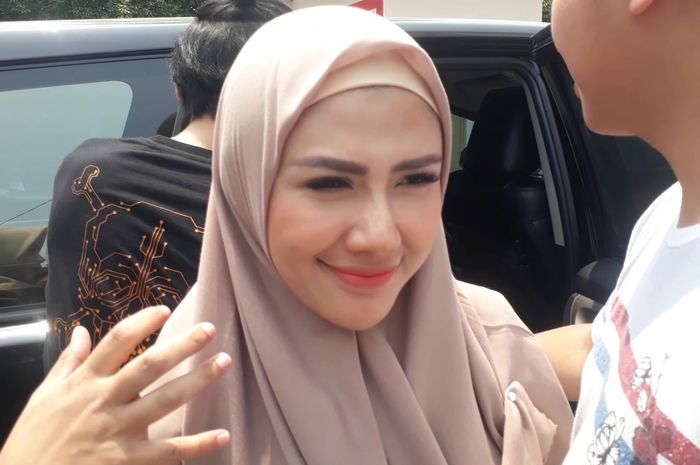 Rey Utami saat dibawa ke Kejaksaan Negeri Jakarta Selatan pada Kamis (24/10/2019).