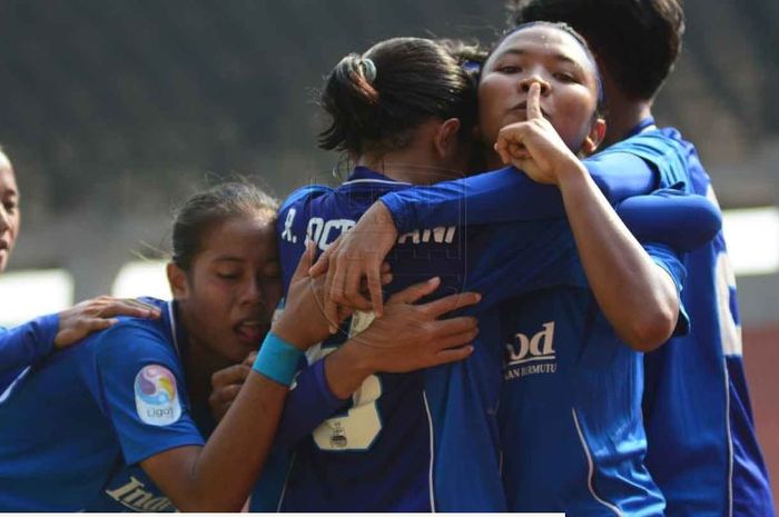 Tim Persib Putri merayakan gol ke gawang Persija Putri dalam lanjutan Liga 1 Putri 2019.