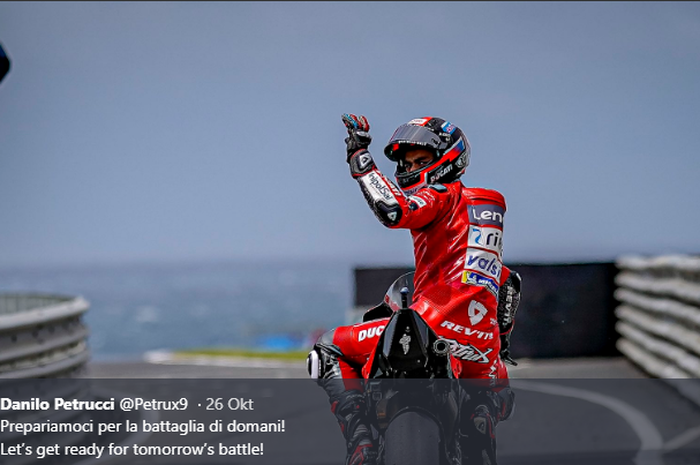 Pembalap Mission Winnow Ducati, Danilo Petrucci, melambaikan tangan sebelum melakoni rangkaian MotoGP Australia 2019 di Sirkuit Phillip Island.