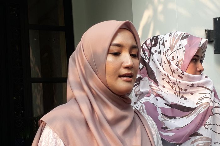 Adiknya Dilamar Rezky Aditya, Kakak Citra Kirana Menangis, Kenapa?