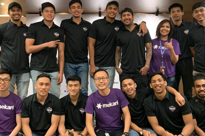 Tim peserta IBL 2019-2020, Amartha Hangtuah, menandatangani kerja sama sponsorship dengan Mekari di Jakarta, 28 Oktober 2019.