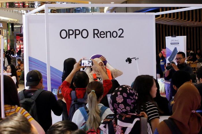 Gelar Penjualan Perdana Reno2, OPPO Berikan Banyak Tawaran Menarik - Info Komputer