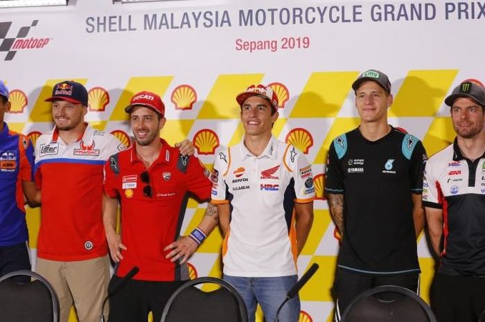 Pembalap MotpGP berpose pada konferensi pers jelang MotoGP Malaysia di Sirkuit Sepang, Kamis (31/10/2019).