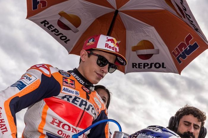 Pembalap Repsol Honda, Marc Marquez, bersiap menjalani balapan MotoGP Malaysia 2019 di Sirkuit Internasional Sepang, Minggu (3/11/2019).