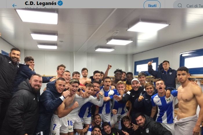 Para pemain CD Leganes berkumpul dan berfoto.