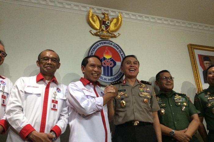 Menteri Pemuda dan Olahraga, Zainudin Amali, bertemu dengan Ketua Umum PSSI, M Iriawan, di Kantor Kemenpora, Senin (4/11/2019)