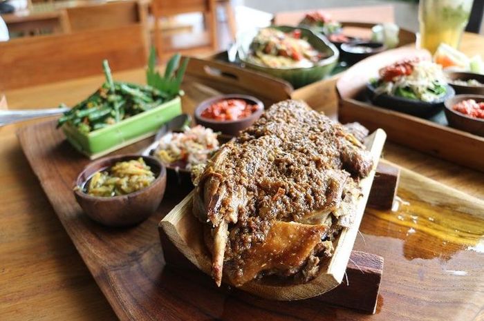 Pernah Coba Bebek Timbungan? Makanan Khas Bali Ini Mulai Langka Bobo