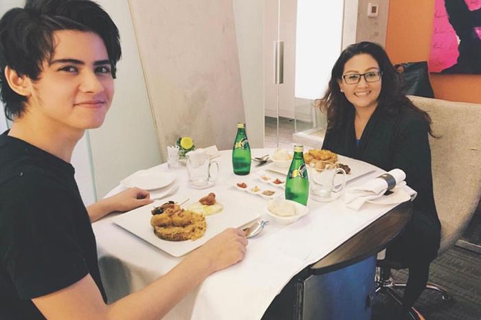 Aliando dan Sang Ibu