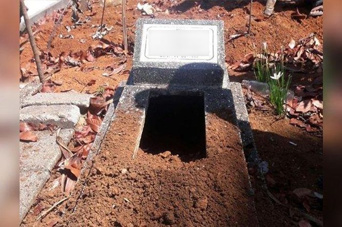 Image result for POLISI TEMUKAN PENGGALI KUBURAN"