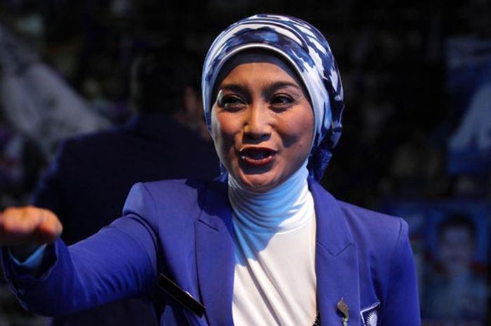 Nikah Cuma Seumur Jagung, Sosok Suami Desy Ratnasari yang Selama Ini