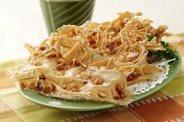 Peyek bumbu opor