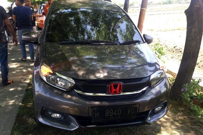Jemput Tetangganya untuk Diajak Mesum, Oknum Kades Tewas di dalam Mobil dengan Ditemani Segepok Uang Jutaan Rupiah