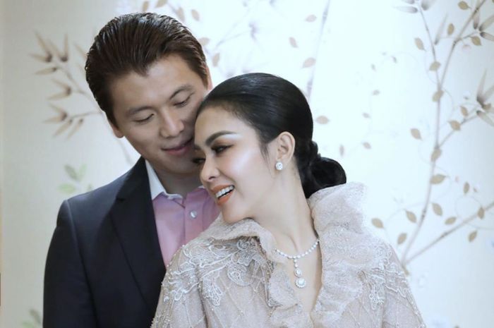 Diramal Bisa Cerai dari Reino Barack, Syahrini Akhirnya Tegaskan Kabar