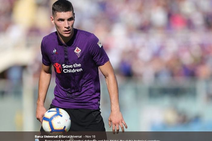 Bek tengah Fiorentina, Nikola Milenkovic.