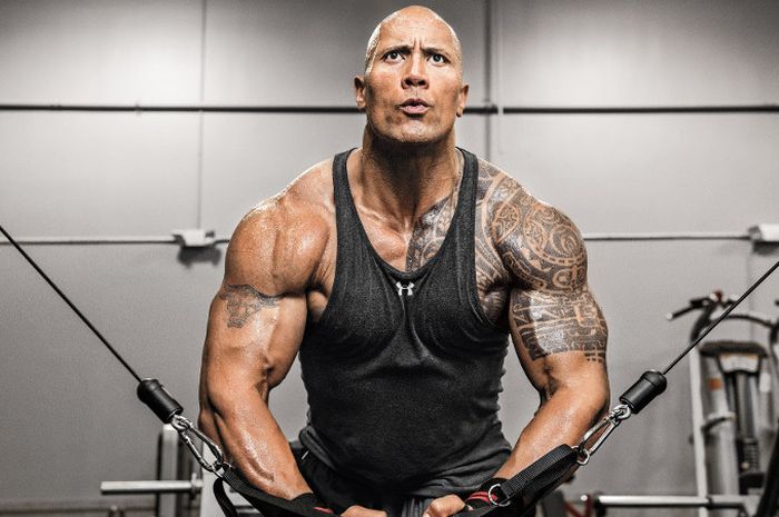 Dwayne Johnson The Rock, berikan respon baik setelah disanjung habis-habisan oleh petarung UFC, Francis Ngannou.