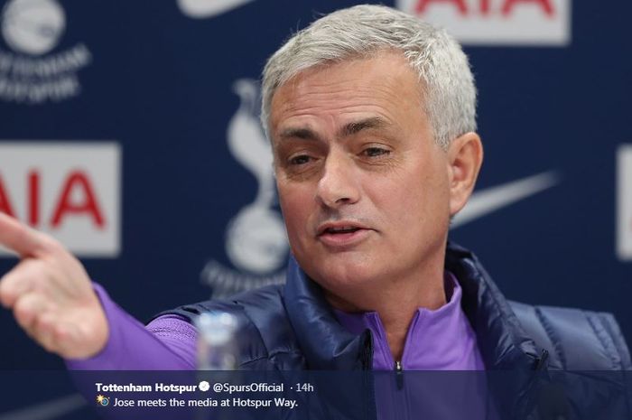 Pelatih Tottenham Hotspur, Jose Mourinho, sempat memilih untuk menganggur.